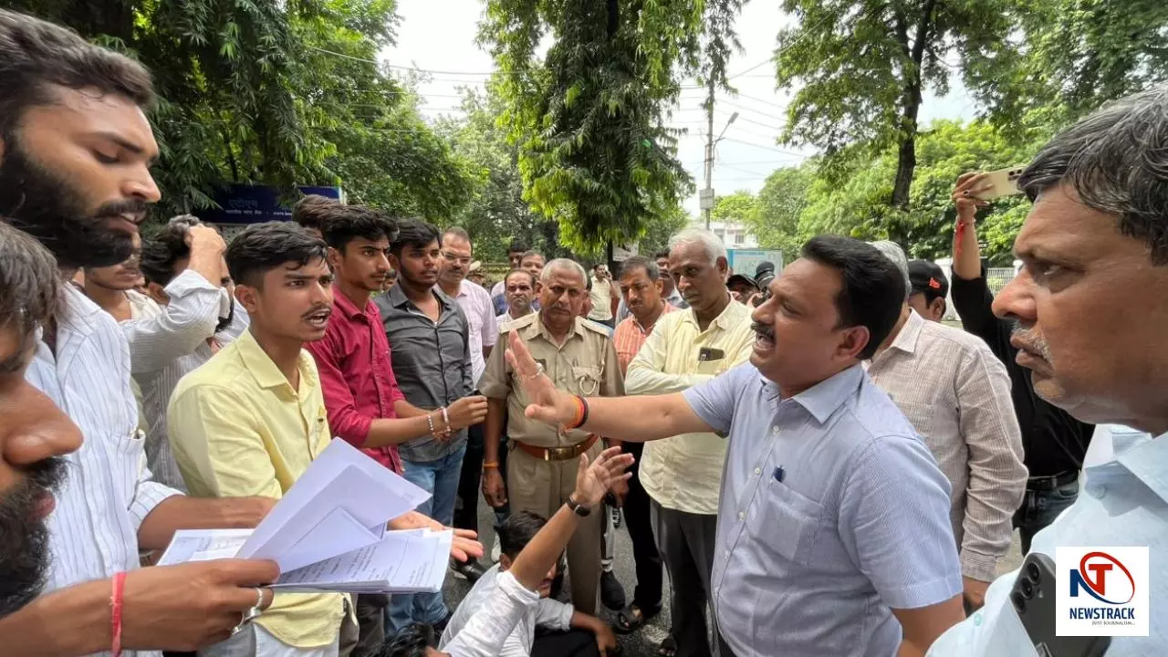 Lucknow University protest