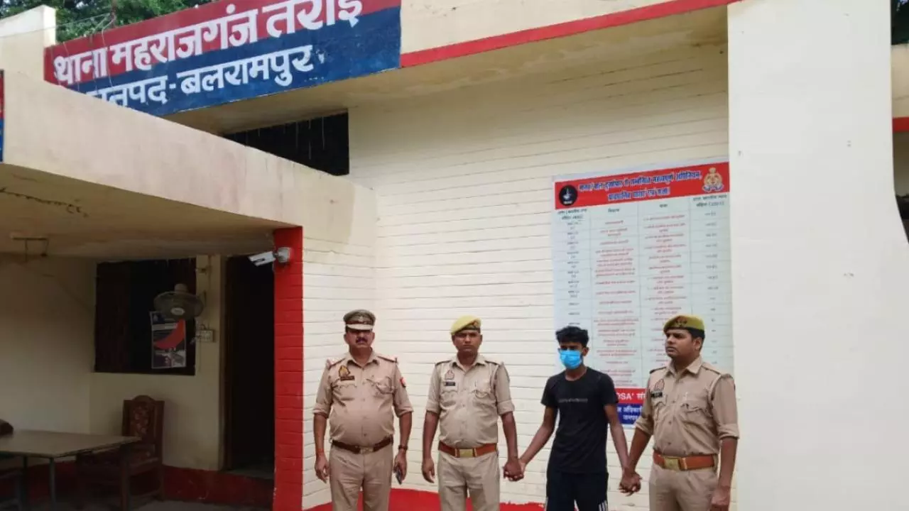 Balrampur News: बलरामपुर में गोवंश तस्करी का वांछित आरोपी अब्दुल रहीम गिरफ्तार, कई महीने से था फरार