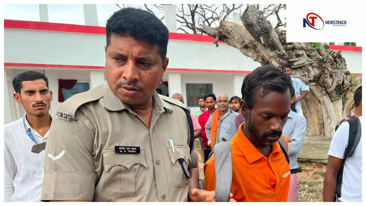 Mahrajganj News : घुघली स्टेशन पर युवक चढ़ा ट्रेन की छत पर, स्टेशन मास्टर की सूझबूझ से बची जान