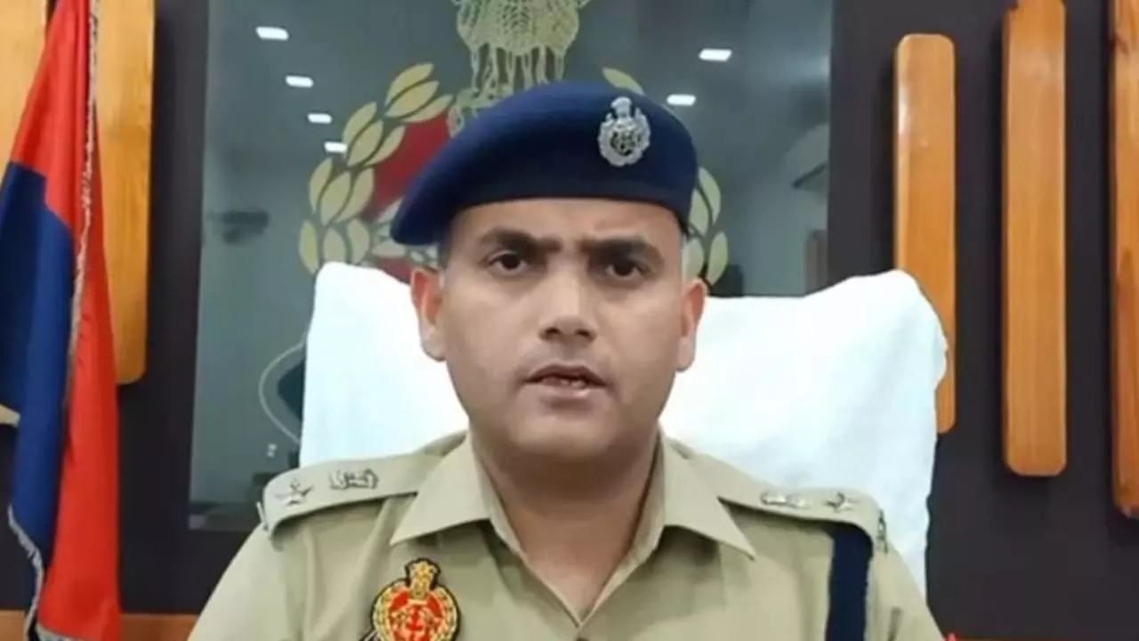Hardoi News: हरदोई में एसपी नीरज कुमार जादौन के तबादले से लोगों में निराशा