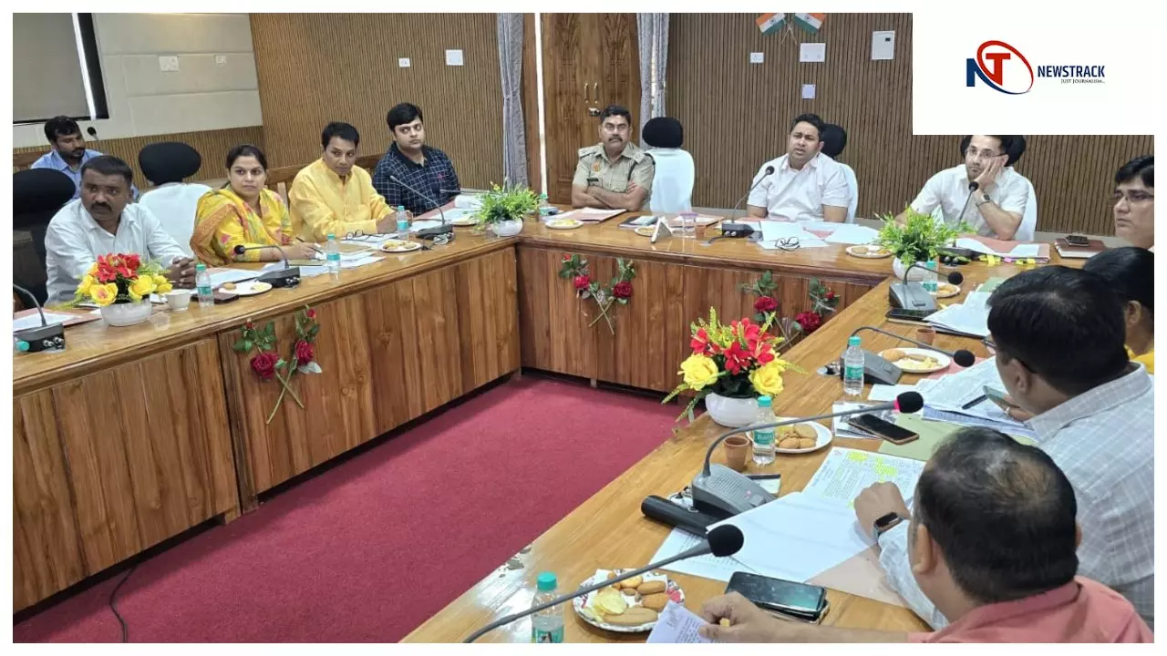 Jhansi News: झांसी जनपद में बनेगा नया महाराजा छत्रसाल प्लेज पार्क, इनोवेटिव उद्यमियों को मिलेगा ऋण