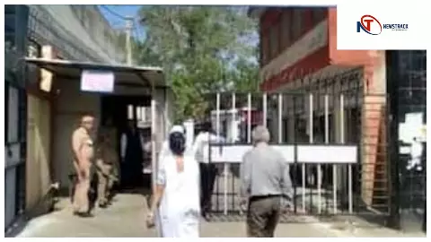 Hapur News: हापुड़ कचहरी में दिनदहाड़े गोलियों की गूंज… अब आया ‘बदले के इस खेल’ का फैसला! Hapur News: हापुड़ कचहरी में दिनदहाड़े गोलियों की गूंज… अब आया ‘बदले के इस खेल’ का फैसला!