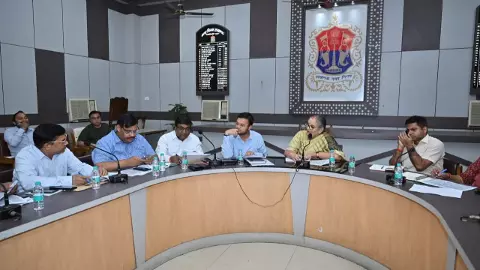 लखनऊ में गृहकर बढ़ेगा! महापौर ने नगर निगम अधिकारियों के साथ कर बढ़ाने के लिए की समीक्षा बैठक