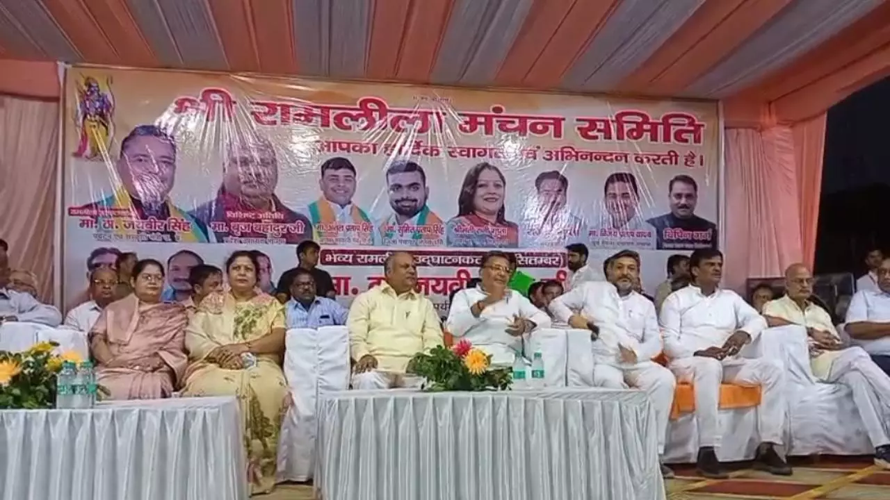 सांस्कृतिक मंत्री जयवीर सिंह ने शिकोहाबाद में श्री मंचन रामलीला का फीता काटकर किया उद्घाटन