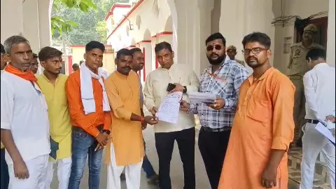 Pilibhit News: ड्राइवर-बिचौलियों ने किसान से 1.30 लाख रुपये की अवैध वसूली, जांच व कार्रवाई की मांगी