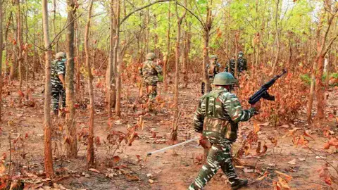 छत्तीसगढ़ में सुरक्षाबलों की बड़ी कामयाबी, 40-40 लाख के दो टॉप कमांडर ढेर, अमित शाह ने की प्रशंसा