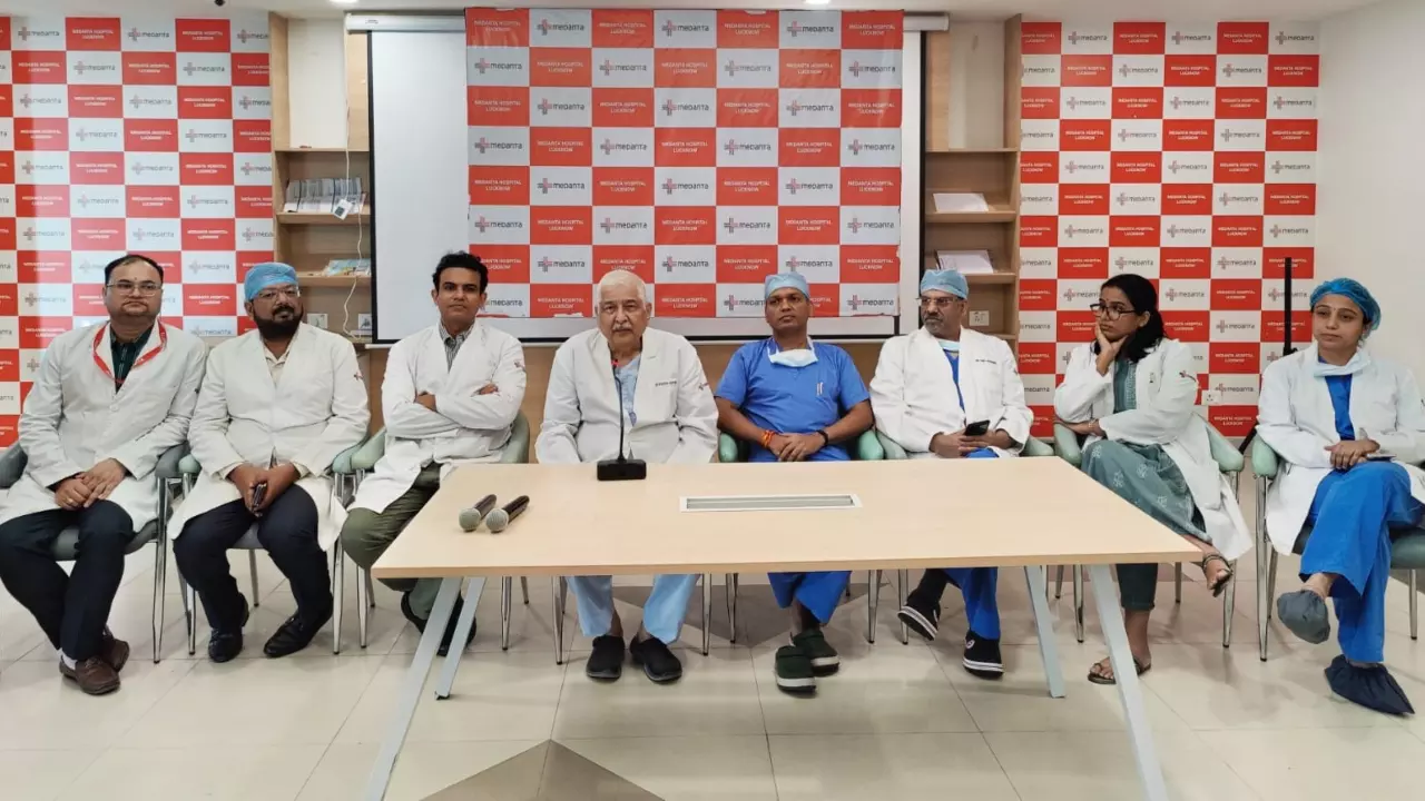 Lucknow News: मेदांता लखनऊ ने रोबोटिक सर्जरी में तोड़ा रिकॉर्ड: एक साल में पूरी की 509 सर्जरी