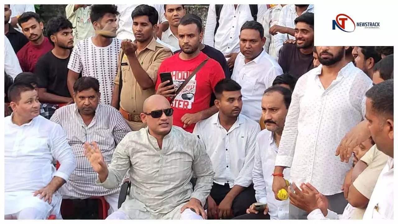Azamgarh News : पूर्व विधायक अरुण कांत यादव ने कहा - भाजपा के स्थानीय नेता केवल दलाली तक है सीमित