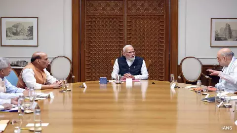 Indias Strategic Reserves: देश में 60 दिनों का तेल व गैस, 45 दिनों का रसोई गैस व 703 अरब डॉलर का विदेशी मुद्रा भंडार Indias Strategic Reserves: देश में 60 दिनों का तेल व गैस, 45 दिनों का रसोई गैस व 703 अरब डॉलर का विदेशी मुद्रा भंडार