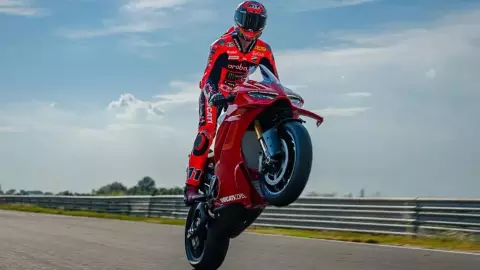 Ducati Panigale V4 R Launch Soon