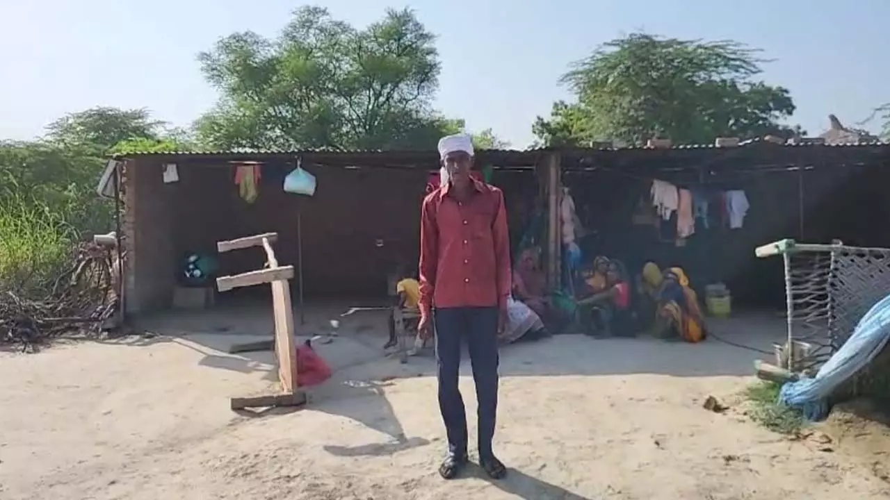 Relatives lodge serious charges against tehsil and forest department over suicide of landless farmer