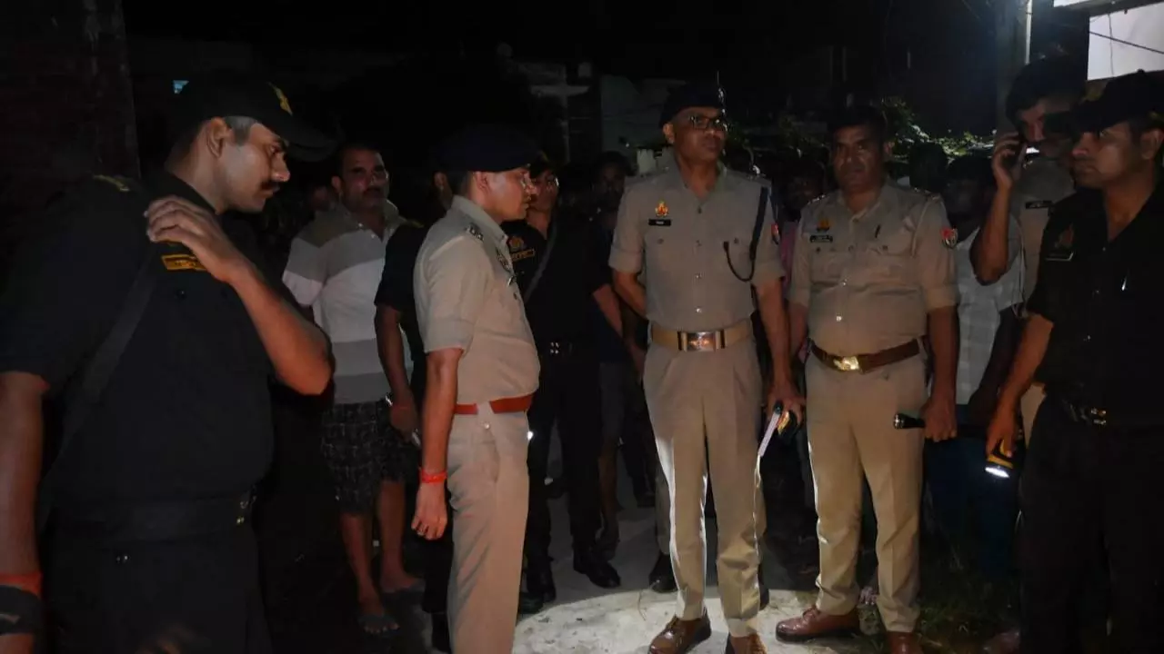 Maharajganj News: ड्रोन चोर की अफवाह पर महराजगंज में चली गोली, तीन बच्चियां और बुजुर्ग महिला घायल