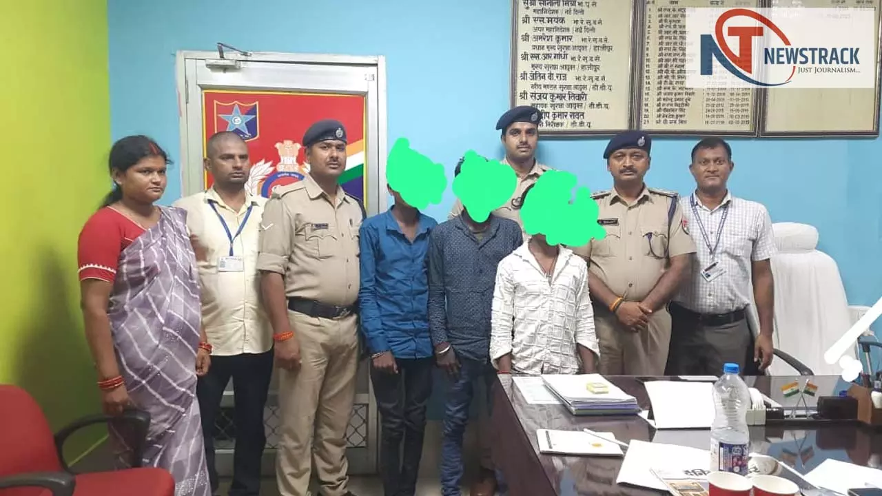 Chandauli: RPF rescues 3 child laborers at DDU station, one arrested Chandauli: RPF rescues 3 child laborers at DDU station, one arrested