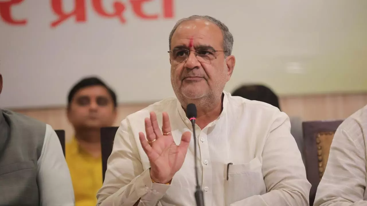 Lucknow: यूपी बीजेपी का 25 दिवसीय आत्मनिर्भर स्वदेशी अभियान शुरू, लोकल फॉर वोकल को मिलेगा बढ़ावा