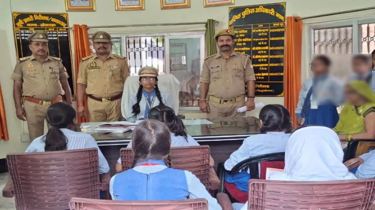 Siddharthnagar News: सिद्धार्थनगर में छात्रा बनी एक दिन की थानाध्यक्ष, मिशन शक्ति की पहल