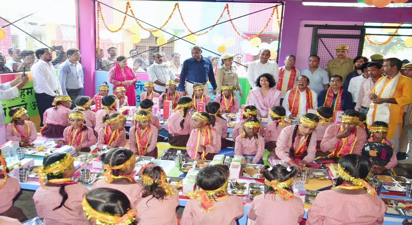 Kanya Pujan and Samman Program of 201 Nanhin Kanyas at Lakhimpur Kheeri