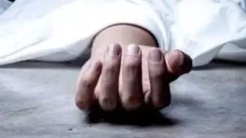 Hathras News: जमीनी विवाद में किसान की हत्या, ट्यूबवेल पर मिला शव Hathras News: जमीनी विवाद में किसान की हत्या, ट्यूबवेल पर मिला शव