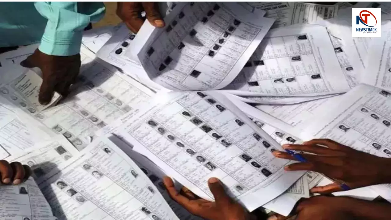 Bihar News: थोड़ी ही देर में जारी होगी अंतिम वोटर लिस्ट, जानें किसके नाम शामिल और किसके कटे... Bihar News: थोड़ी ही देर में जारी होगी अंतिम वोटर लिस्ट, जानें किसके नाम शामिल और किसके कटे...