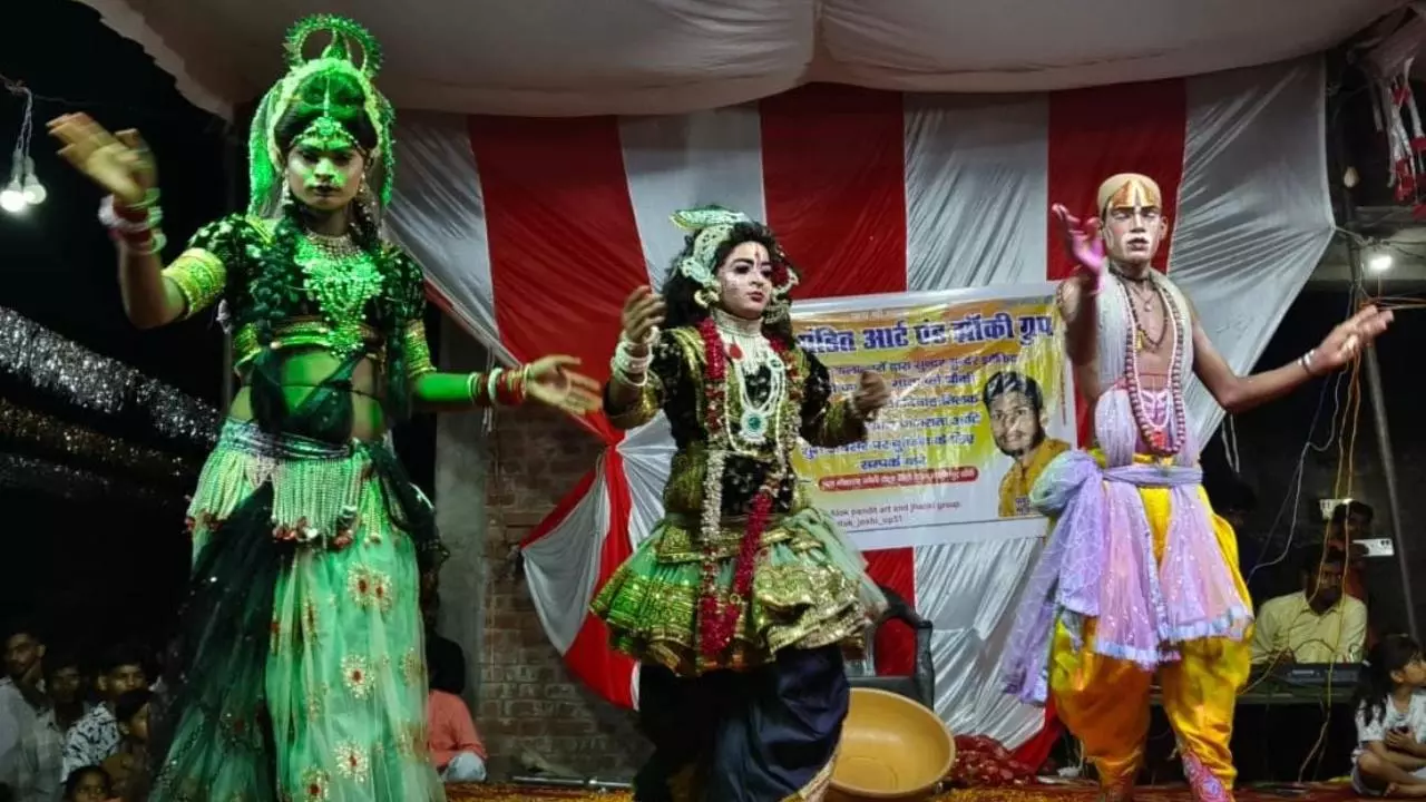 Lakhimpur kheri News: नवरात्रि पर भानपुर में जागरण, मातारानी के भजनों पर झूमे श्रद्धालु