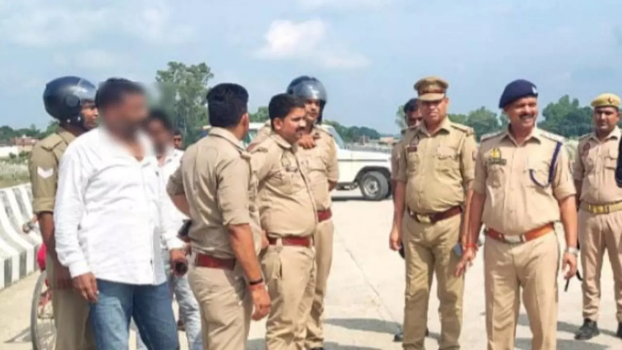 Siddharthnagar News: दुर्गा पूजा और दशहरा से पहले डुमरियागंज पुलिस ने किया विसर्जन स्थलों का निरीक्षण