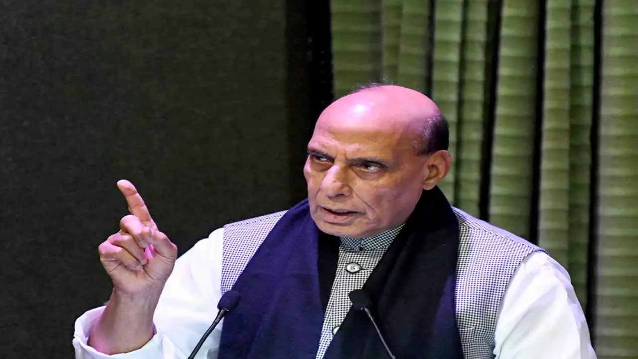 अगर हिमाकत की, तो... गुजरात में गरजे राजनाथ सिंह, पाकिस्तान को दी आर-पार की चेतावनी