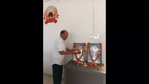 Balrampur: मां पाटेश्वरी विश्वविद्यालय में गांधी-शास्त्री जयंती श्रद्धा और उत्साह के साथ मनाई गई