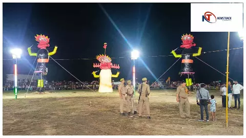 Etah News : एटा में फीका पड़ा दशहरा उत्सव, आतिशबाजी फेल और रामलीला मंचन पर उठे सवाल Etah News : एटा में फीका पड़ा दशहरा उत्सव, आतिशबाजी फेल और रामलीला मंचन पर उठे सवाल