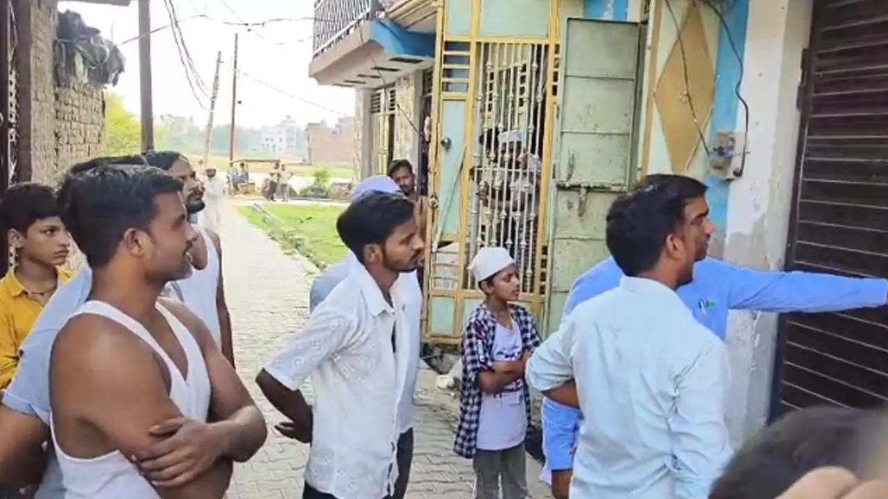 Sambhal News: संभल में तालाब की जमीन पर कब्जा, 80 मकान बने, 15 दिन में खाली करने का आदेश