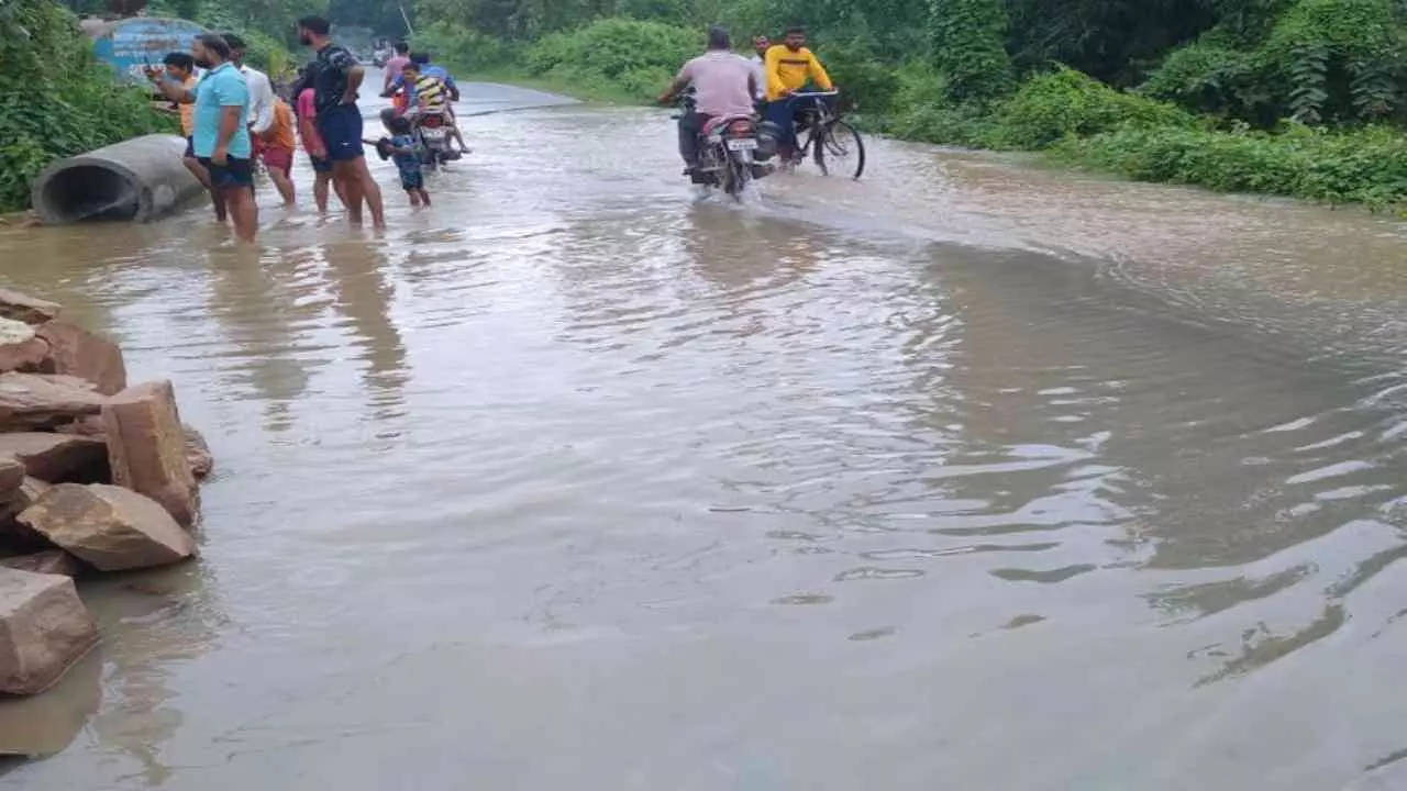 Baburi Chakia Road Closed Baburi Chakia Road Closed