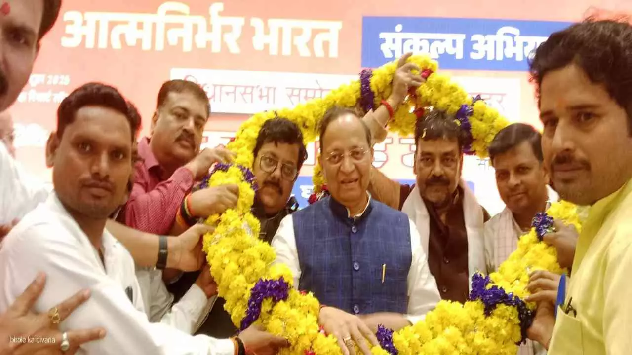 Unnao News: आत्मनिर्भर भारत संकल्प एवं जीएसटी सम्मेलन– स्वदेशी को बढ़ावा देने का आह्वान Unnao News: आत्मनिर्भर भारत संकल्प एवं जीएसटी सम्मेलन– स्वदेशी को बढ़ावा देने का आह्वान