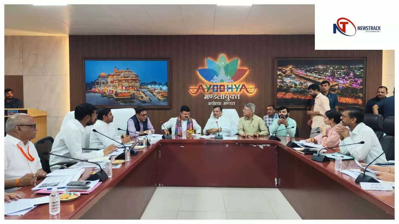 Ayodhya News: अयोध्या दीपोत्सव 2025 की भव्य तैयारी, मंत्री जयवीर सिंह ने की समीक्षा बैठक