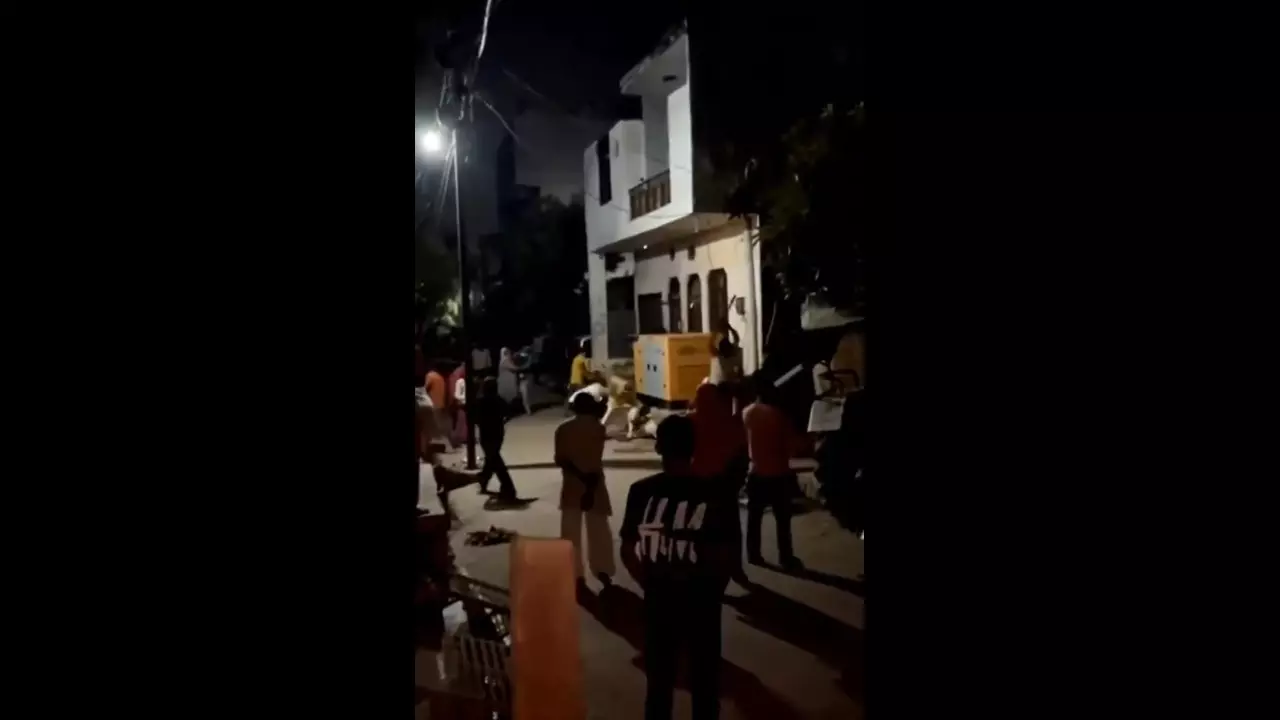 Baghpat: प्लॉट विवाद बना खूनी संघर्ष — लाठी-डंडों से जमकर मारपीट, महिलाओं पर भी टूटी बर्बरता