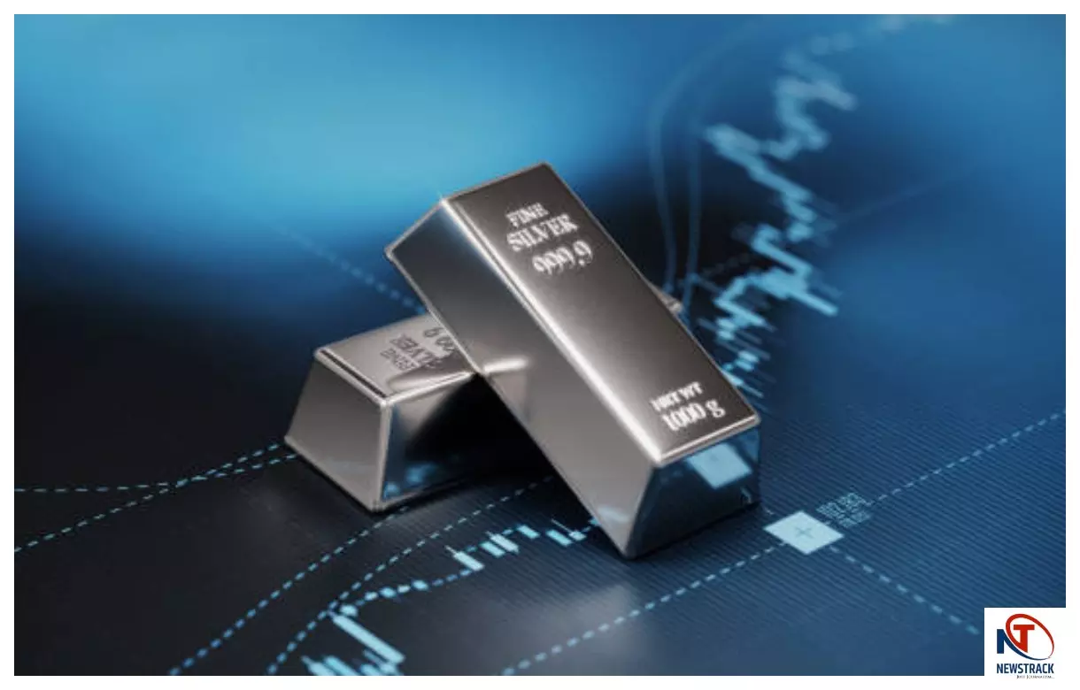 चांदी ने छुआ 50 डॉलर का स्तर, क्या अभी है Silver ETF में निवेश का सही वक्त?