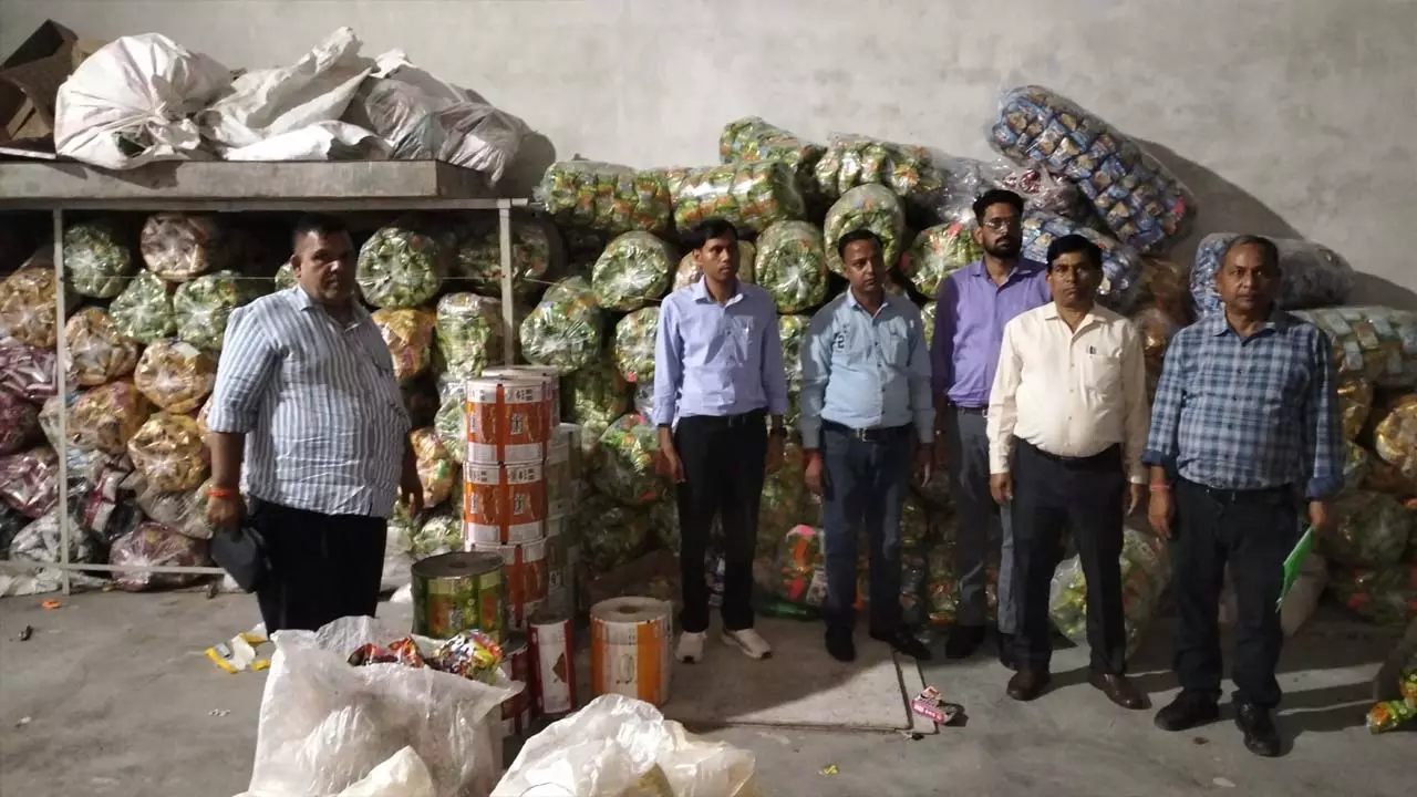Bulandshahr: FDA catches illegal puffs - Kachari factory, sealed, for 5 samples