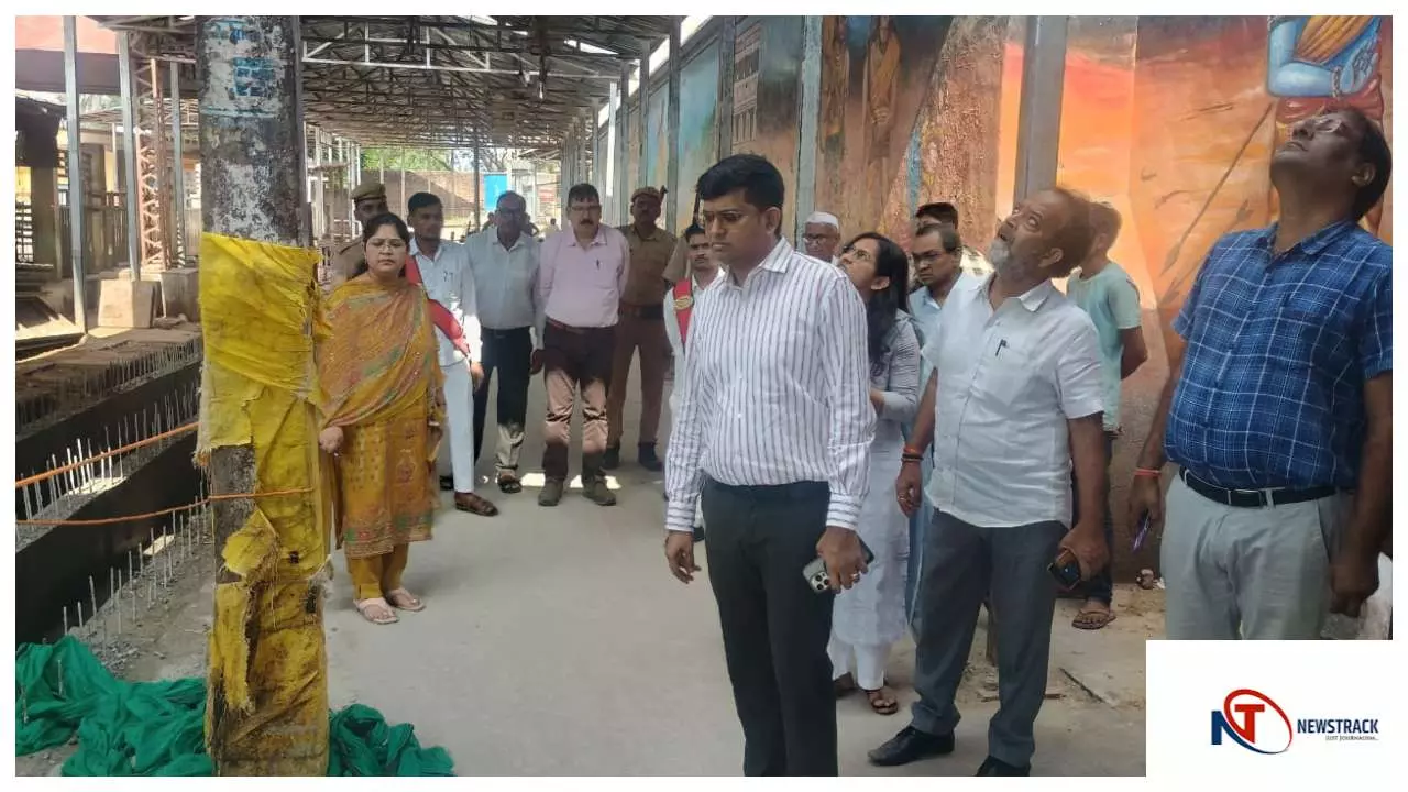 Chitrakoot News : दीपावली मेले से पहले डीएम ने परिक्रमा मार्ग का औचक निरीक्षण