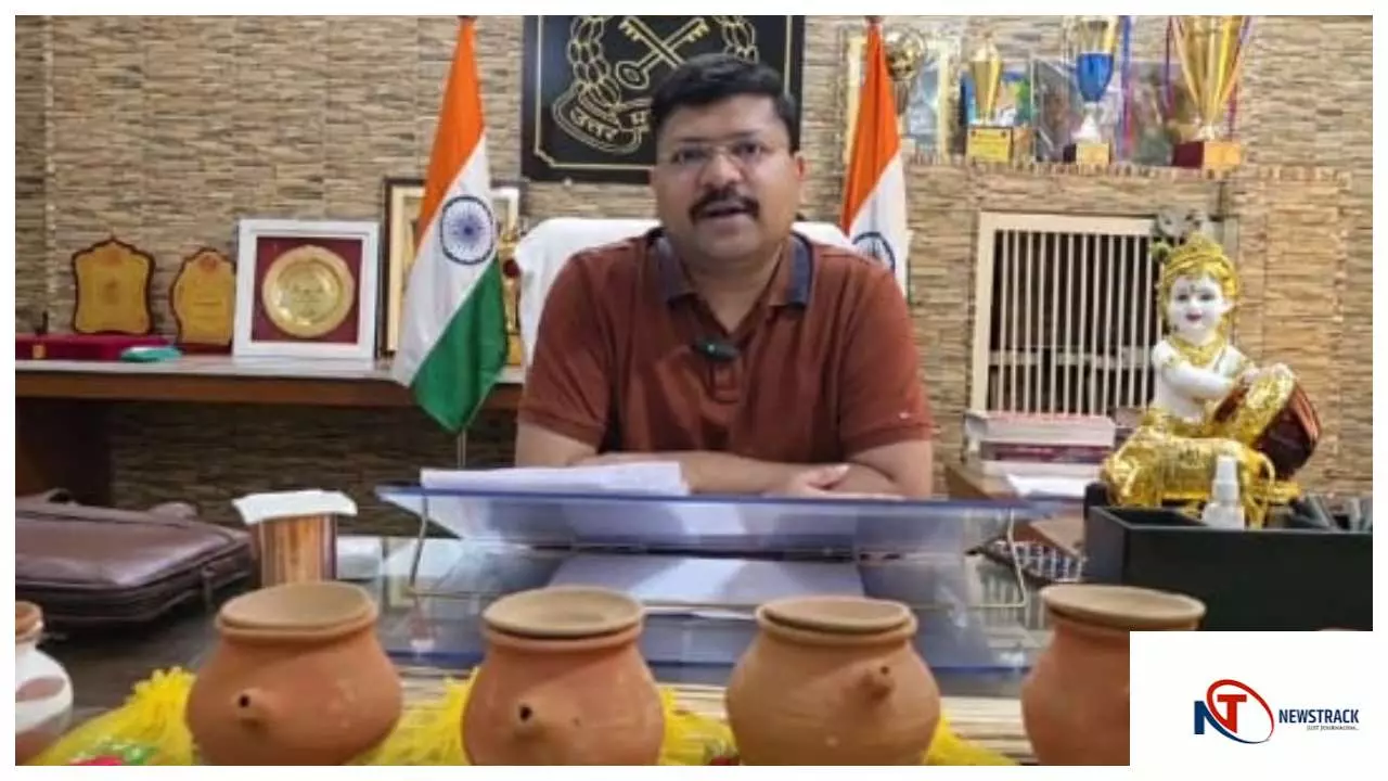 Mathura News : जिला कारागार मथुरा में महिलाओं ने श्रद्धापूर्वक मनाया करवा चौथ