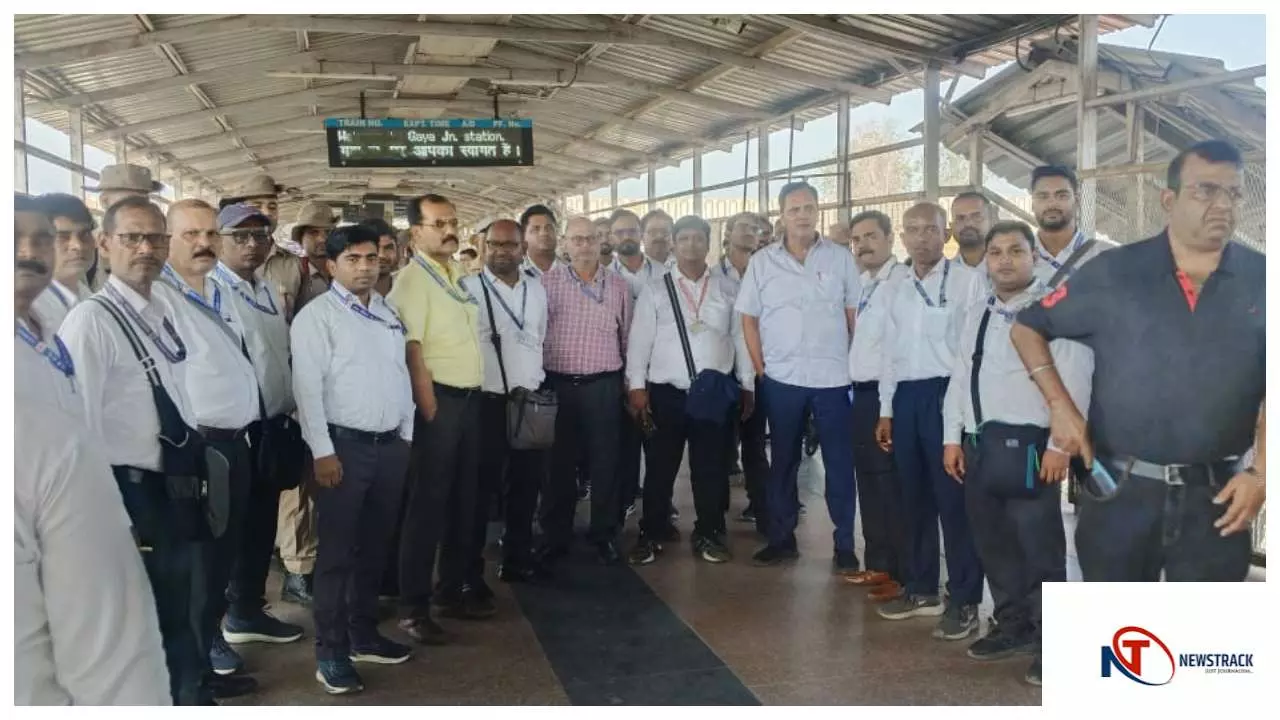 Chandauli News : गया जंक्शन पर टिकट जांच में 591 यात्री पकड़े गए, ₹2 लाख जुर्माना वसूला