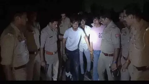 Meerut News: तीन लुटेरे मुठभेड़ में दबोचे, एक के पैर में लगी गोली, लूटी रकम और मोबाइल बरामद