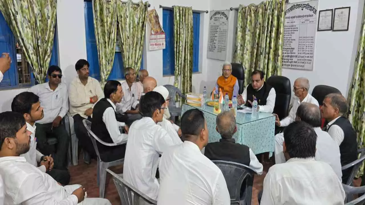 Siddharthnagar: बार काउंसिल चुनाव: मतदाता सूची से जुड़ी समस्याओं पर अधिवक्ताओं की बैठक संपन्न