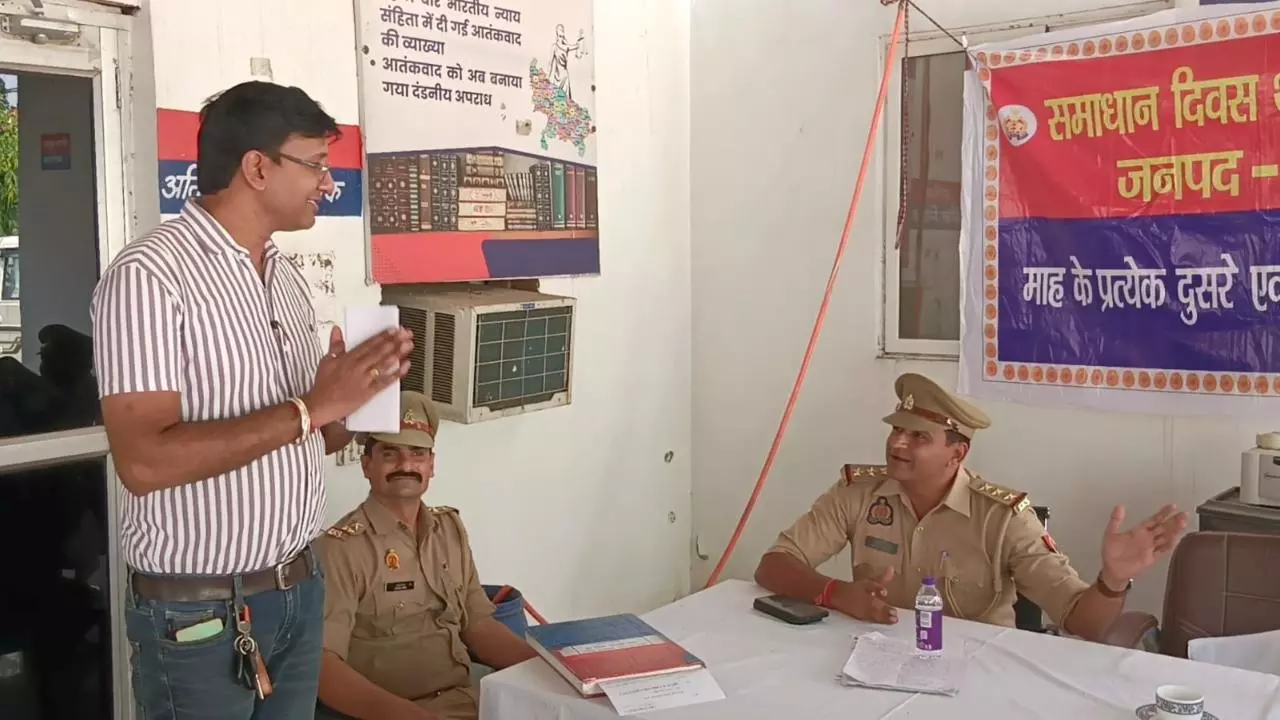Hapur News: धौलाना पुलिस ने शिक्षक को दिलाई अटकी सैलरी, दीपावली से पहले लौटी खुशियां