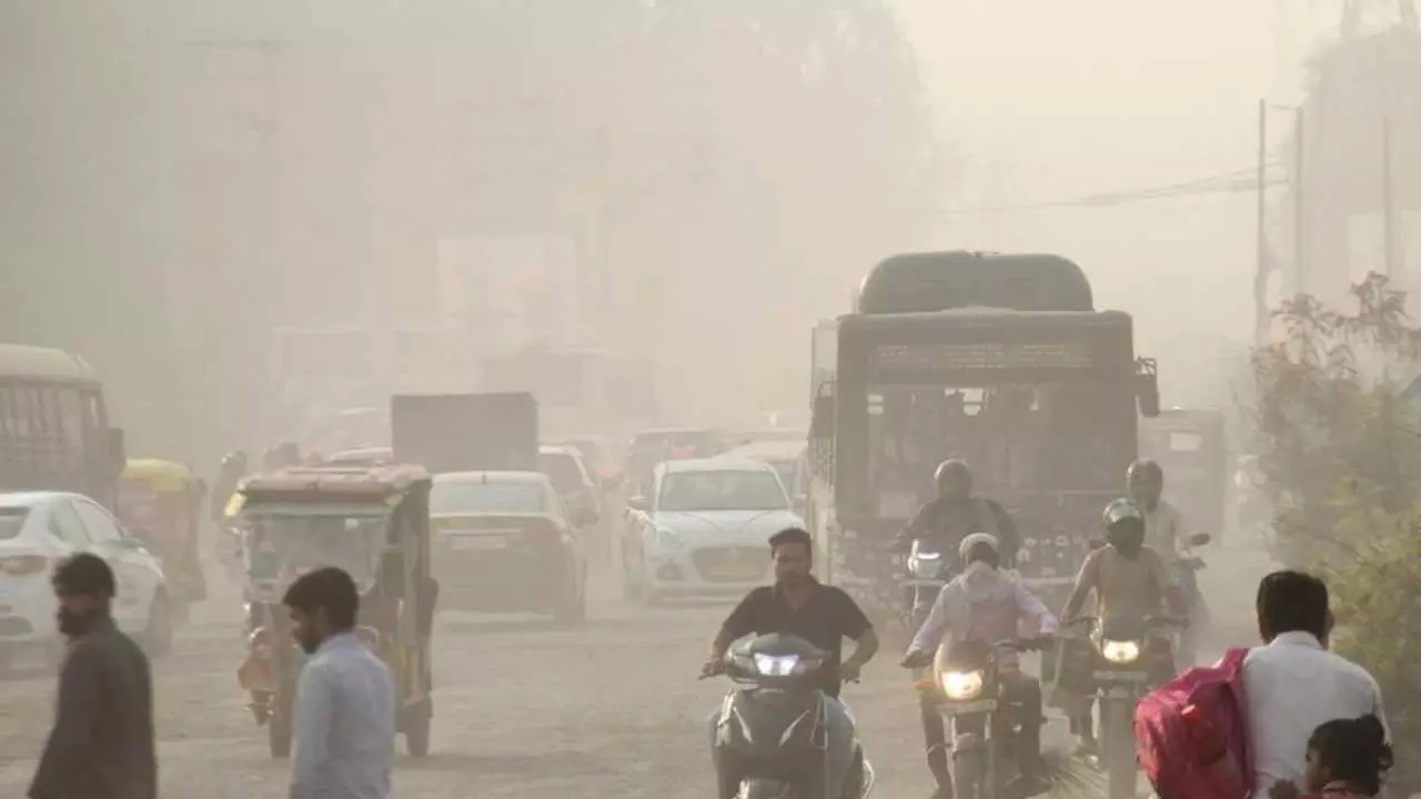 जानलेवा हुई दिल्ली की हवा, दिवाली से पहले AQI 300 के पार, इन जगहों की हवा सबसे ज्यादा प्रदूषित