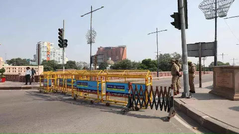 JPNIC जाने वाले मार्गों को किया बन्द! बैरिकेटिंग देखकर पब्लिक हैरान, बोले- पहले से नहीं दी कोई सूचना JPNIC जाने वाले मार्गों को किया बन्द! बैरिकेटिंग देखकर पब्लिक हैरान, बोले- पहले से नहीं दी कोई सूचना