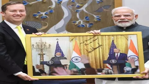 ट्रंप के ख़ास दोस्त है मोदी! भारत दौरे पर आए अमेरिकी राजदूत का बड़ा बयान, टैरिफ पर भी खुल कर की बात ट्रंप के ख़ास दोस्त है मोदी! भारत दौरे पर आए अमेरिकी राजदूत का बड़ा बयान, टैरिफ पर भी खुल कर की बात