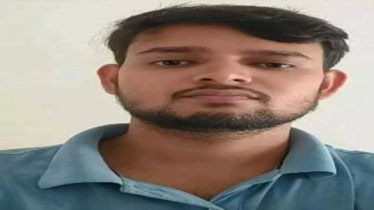 Azamgarh News: तमसा नदी में मिला लापता युवक का शव, परिजनों ने की शिनाख्त