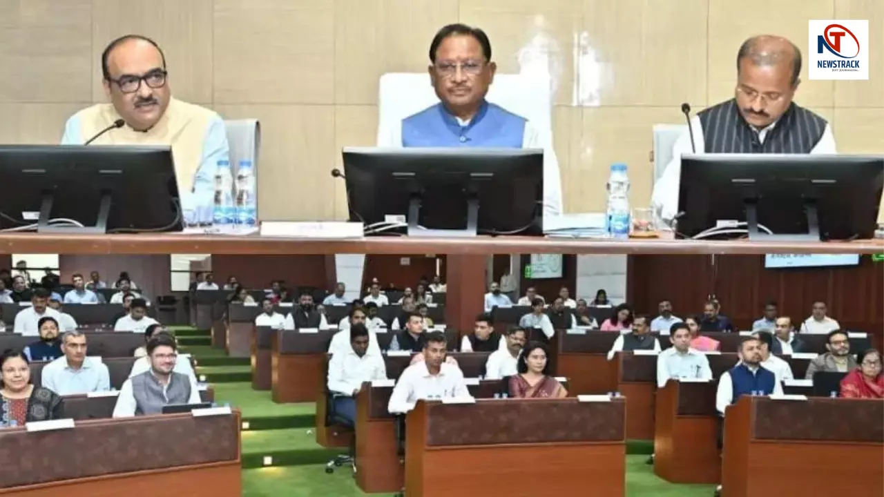 Chhattisgarh News: अवकाश में भी प्रशासन सक्रिय: CM साय ने पहले से शुरू की कलेक्टर्स बैठक, दिए सख्त निर्देश