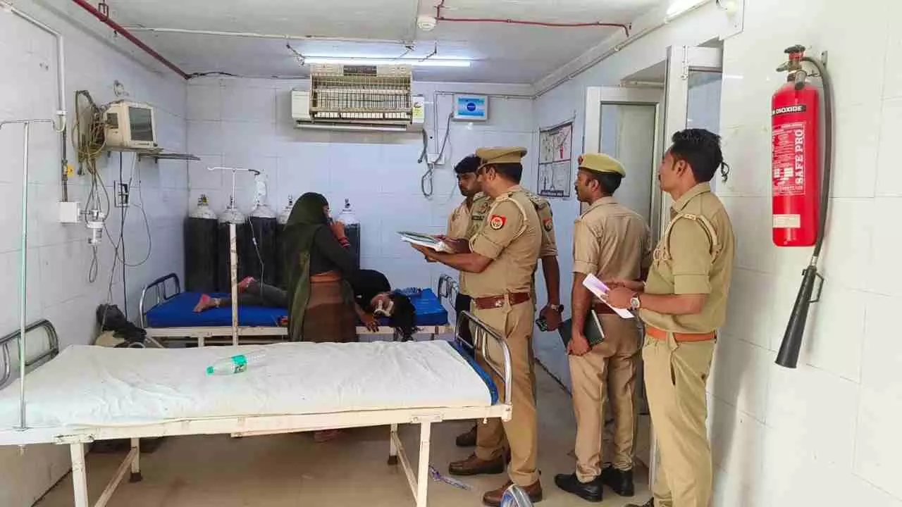 पैसों के विवाद में पड़ोसियों ने की मारपीट, परेशान महिला ने ज़हर खाकर की आत्महत्या की कोशिश पैसों के विवाद में पड़ोसियों ने की मारपीट, परेशान महिला ने ज़हर खाकर की आत्महत्या की कोशिश