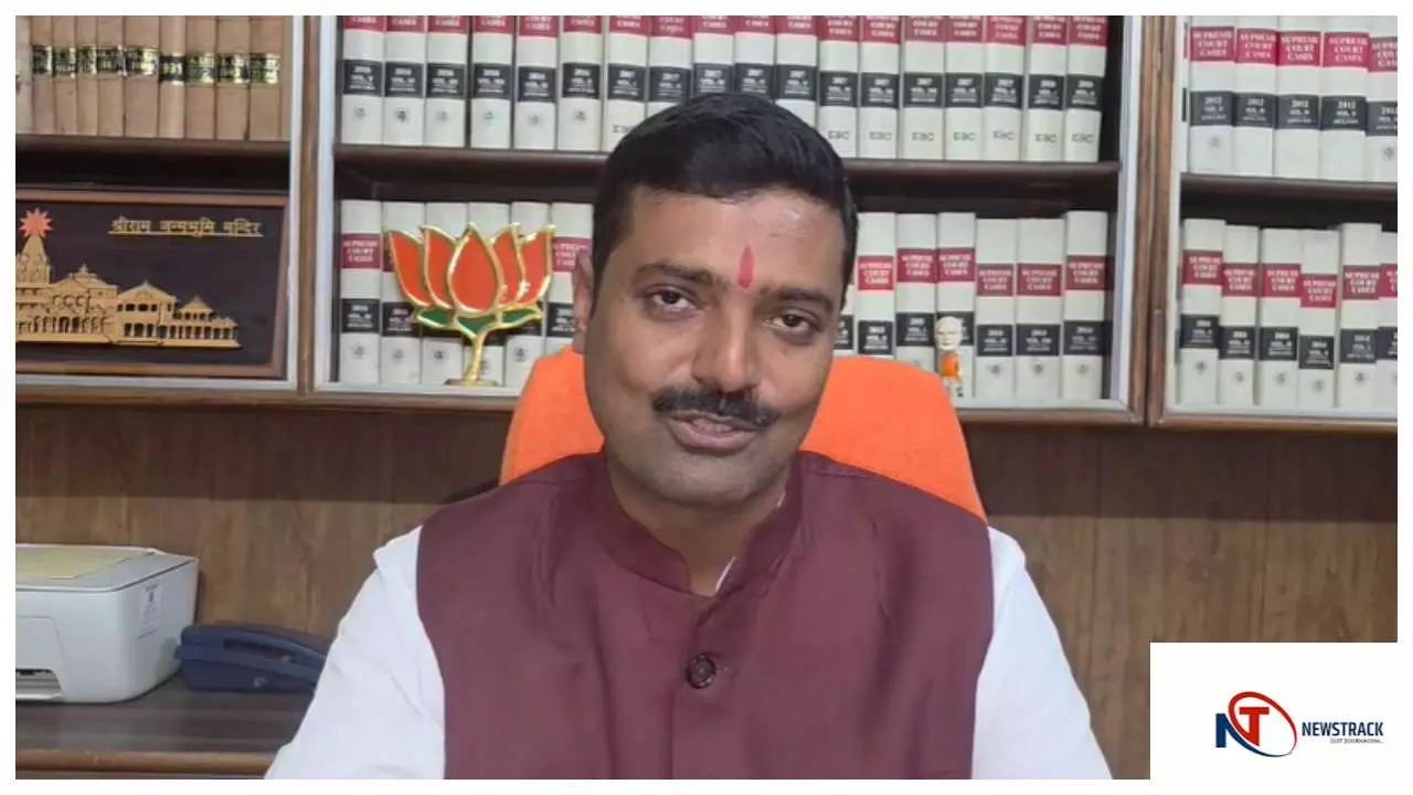 UP News: अखिलेश यादव ने CM योगी को कहा घुसपैठिया! भड़के भाजपा प्रवक्ता राकेश त्रिपाठी, बोले- इसका खामयाजा भुगतना पड़ेगा