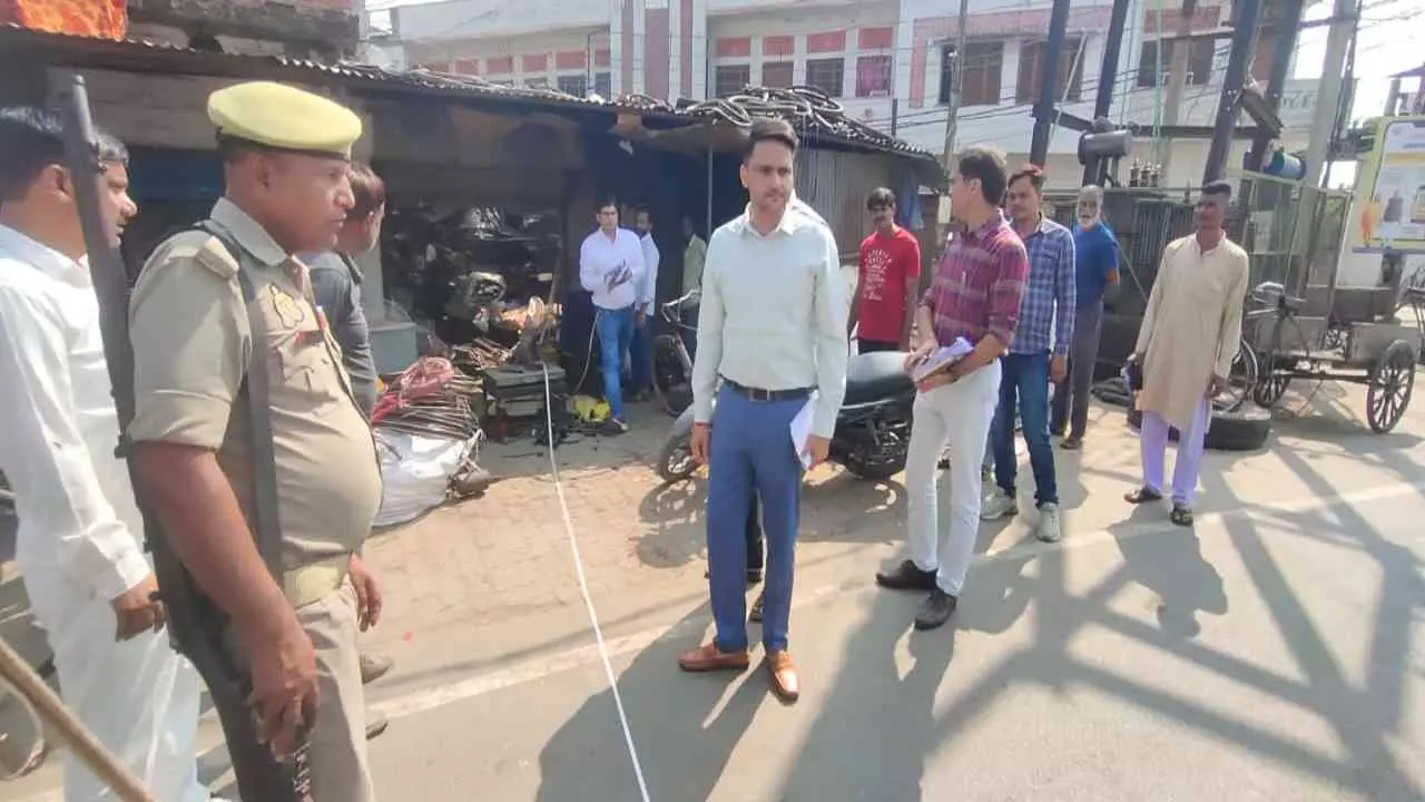 Aligarh News: ITI रोड पर लापरवाही भरा नाला निर्माण, नगर आयुक्त का बड़ा एक्शन