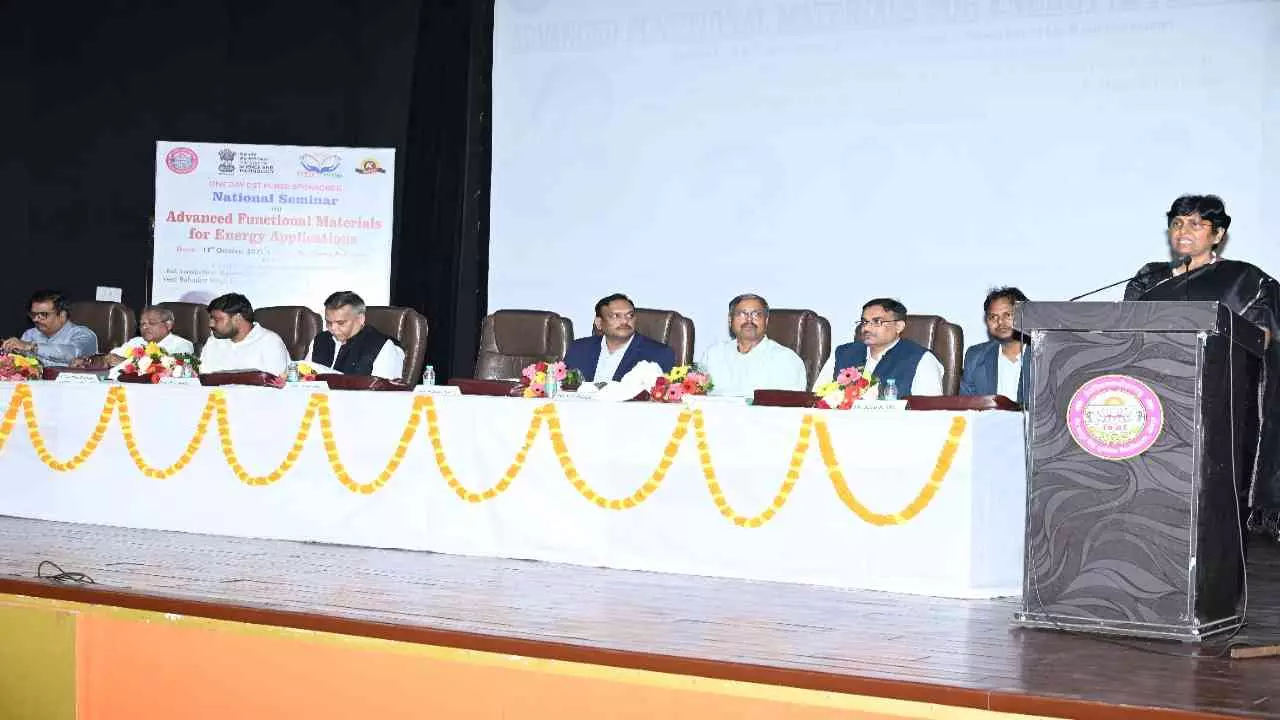 Jaunpur News: पीयू में “एडवांस्ड फंक्शनल मैटेरियल्स फॉर एनर्जी एप्लिकेशंस” पर हुआ राष्ट्रीय सेमिनार