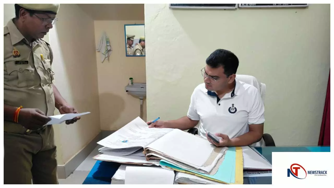 Sonbhadra News :  गो-तस्करों पर पुलिस की कार्रवाई, 56 गोवंश बरामद, 19 गिरफ्तार